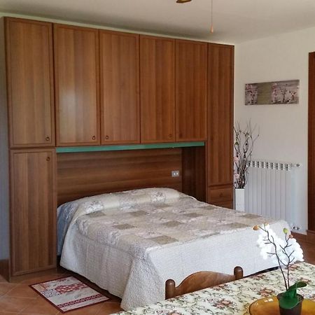 Case In Campagna Con Piscina A Τόντι Εξωτερικό φωτογραφία
